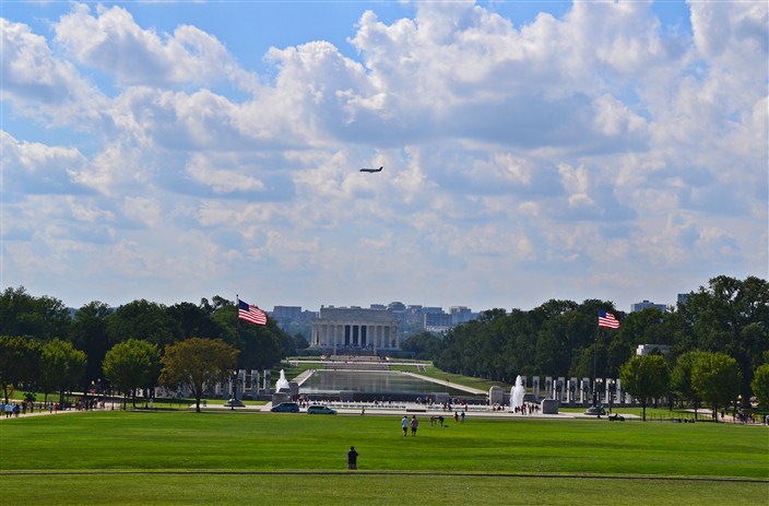 Lincoln Memorial with WWII Memorial in foreground